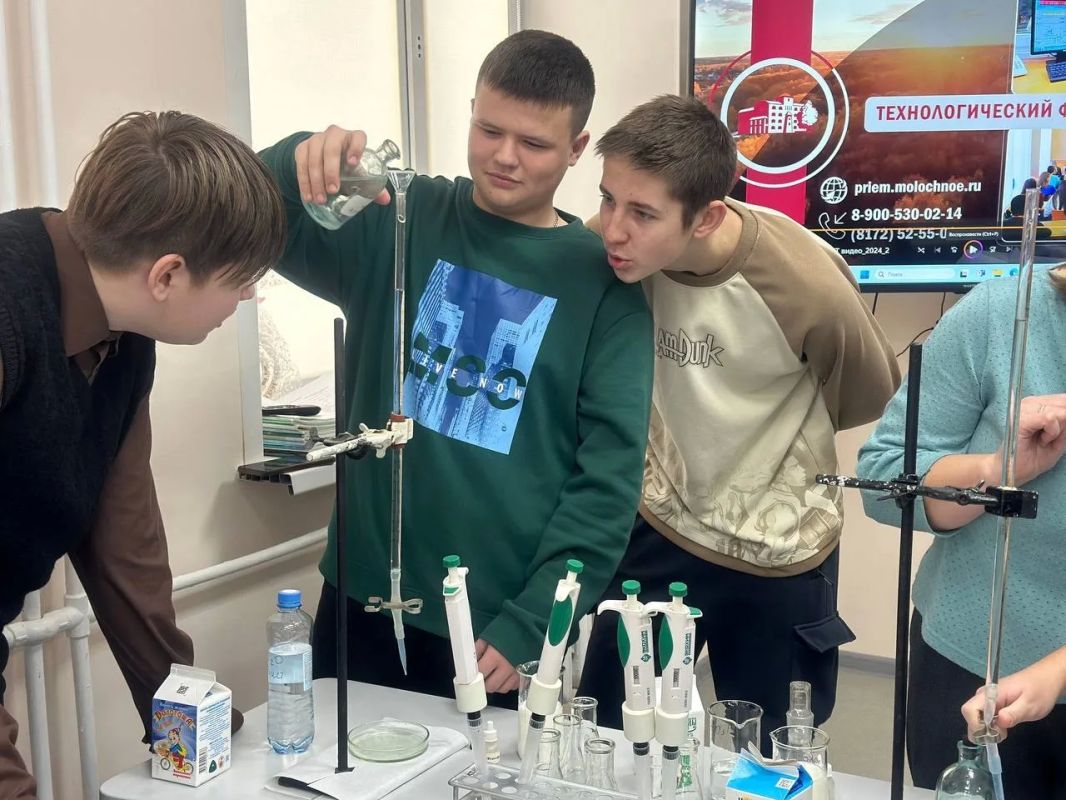 В новом учебном году школьники Вологодской области смогут бесплатно получить первую профессию В новом учебном году школьники Вологодской области смогут бесплатно получить первую профессию