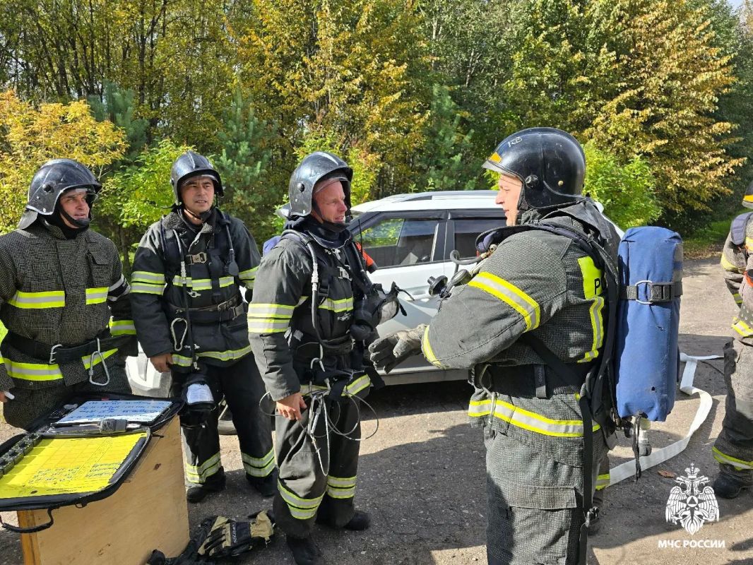 В Харовске прошли масштабные пожарно-тактические учения В Харовске прошли масштабные пожарно-тактические учения