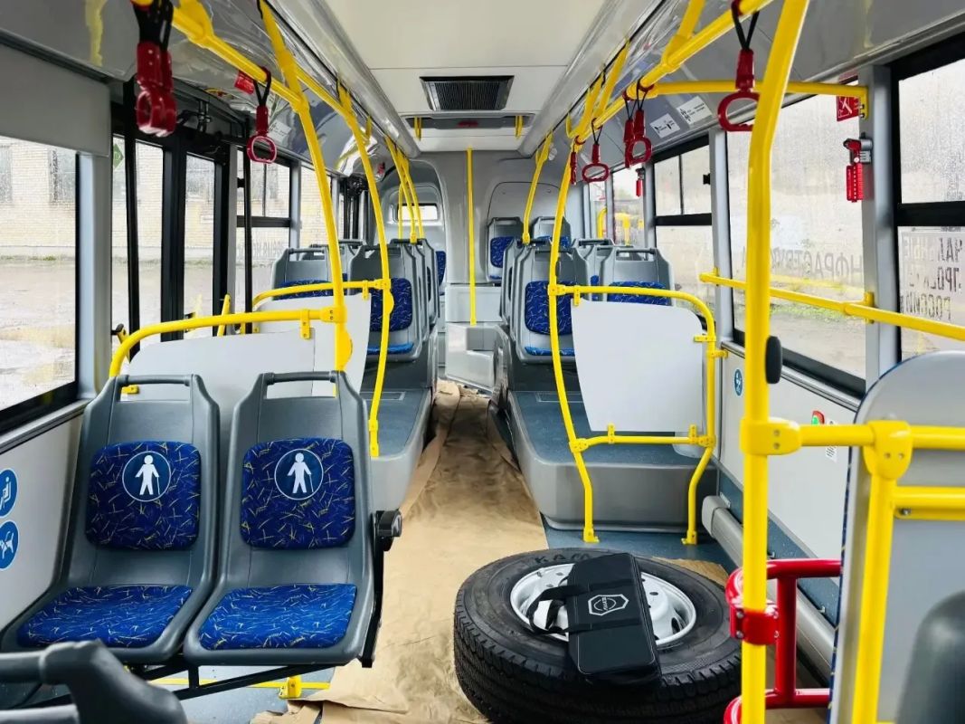 Череповец получил три новых автобуса Череповец получил три новых автобуса