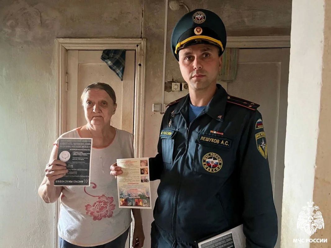 Сотрудники МЧС России напоминают гражданам о правилах безопасности в отопительный сезон Сотрудники МЧС России напоминают гражданам о правилах безопасности в отопительный сезон