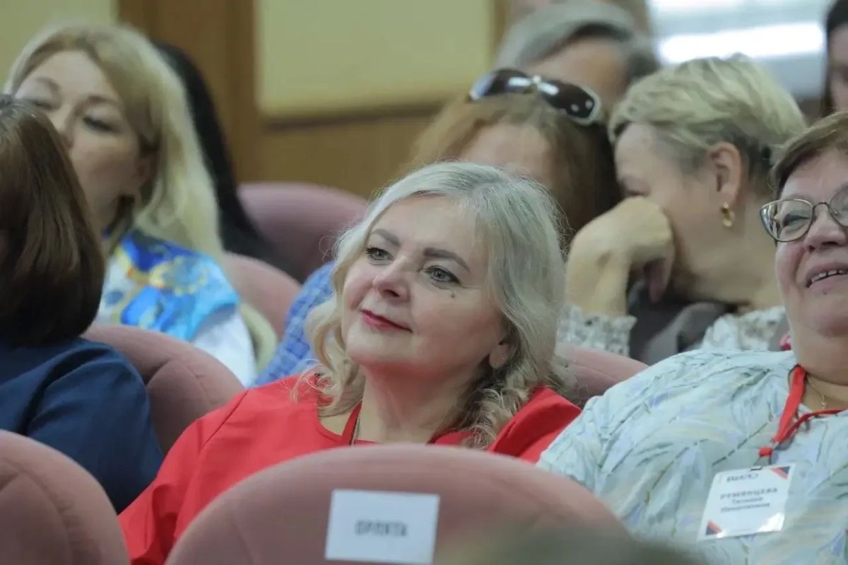 В Вологде наградили дошкольных работников и представили практики для детских садов В Вологде наградили дошкольных работников и представили практики для детских садов