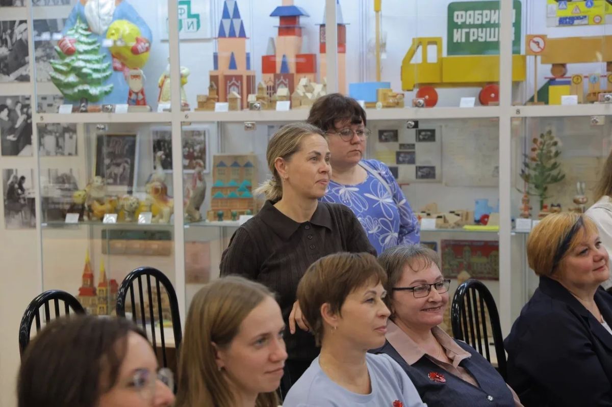 В Вологде наградили дошкольных работников и представили практики для детских садов В Вологде наградили дошкольных работников и представили практики для детских садов