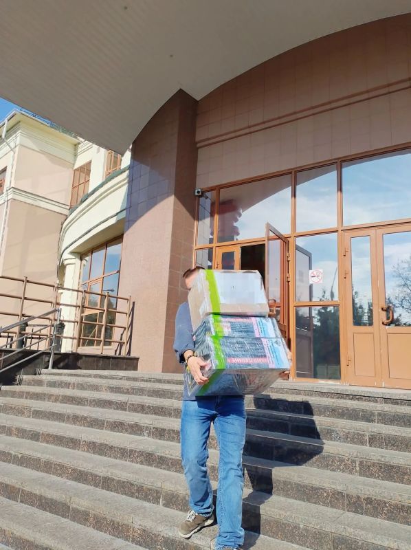 Сотрудники УФК по Вологодской области продолжают вносить свой вклад в общее дело помощи СВО Сотрудники УФК по Вологодской области продолжают вносить свой вклад в общее дело помощи СВО