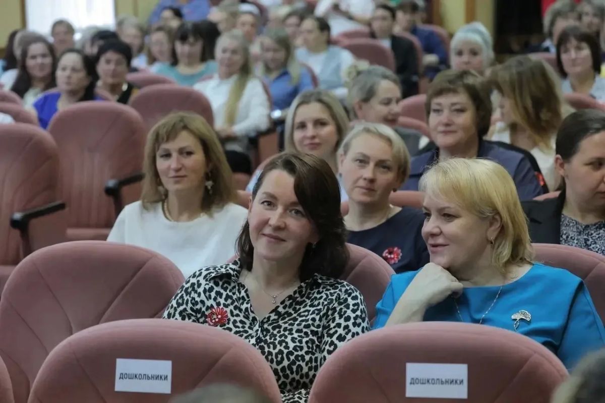 В Вологде наградили дошкольных работников и представили практики для детских садов В Вологде наградили дошкольных работников и представили практики для детских садов