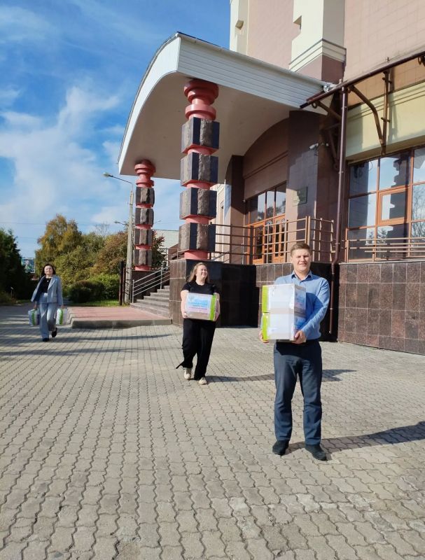 Сотрудники УФК по Вологодской области продолжают вносить свой вклад в общее дело помощи СВО Сотрудники УФК по Вологодской области продолжают вносить свой вклад в общее дело помощи СВО