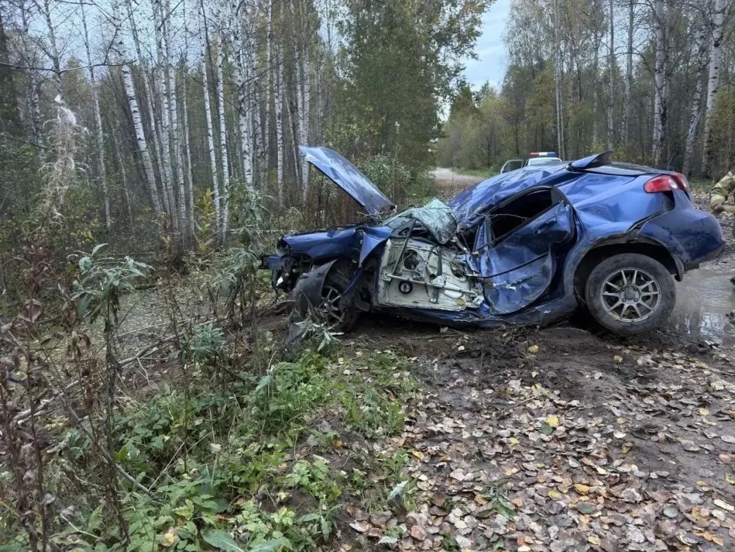 В Сокольском округе водитель иномарки после ДТП умер в "скорой помощи" В Сокольском округе водитель иномарки после ДТП умер в "скорой помощи"