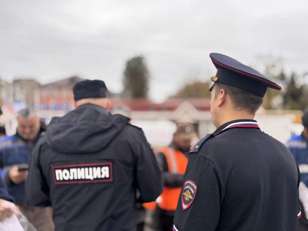 Миграционная ситуация на контроле: в Череповце полицейские провели профилактический рейд Миграционная ситуация на контроле: в Череповце полицейские провели профилактический рейд