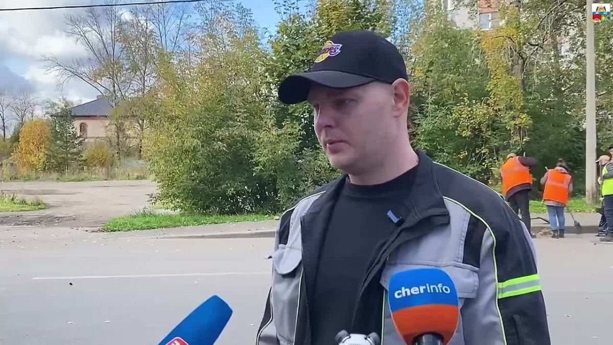 Андрей Накрошаев: Ведем комплексную уборку Череповца: листья вывозят, колодцы чистят