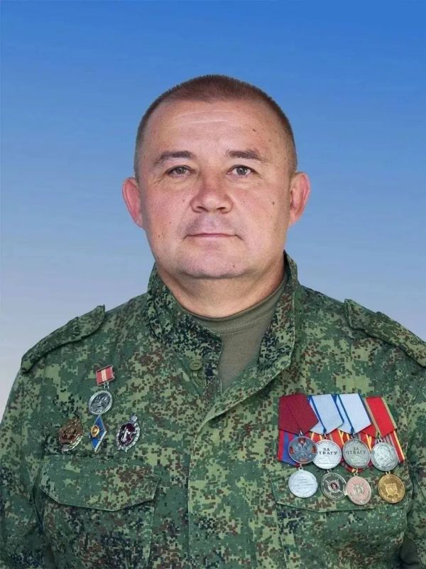 «Позывной "Вологда"»:. Участник СВО, череповчанин занял пост главы Кадуйского округа, а экс-командир ОМОН - Бабушкинского На смену ушедшей в Госдуму главе Кадуйского округа Светлане Грачёвой пришёл череповчанин Антон Тропин