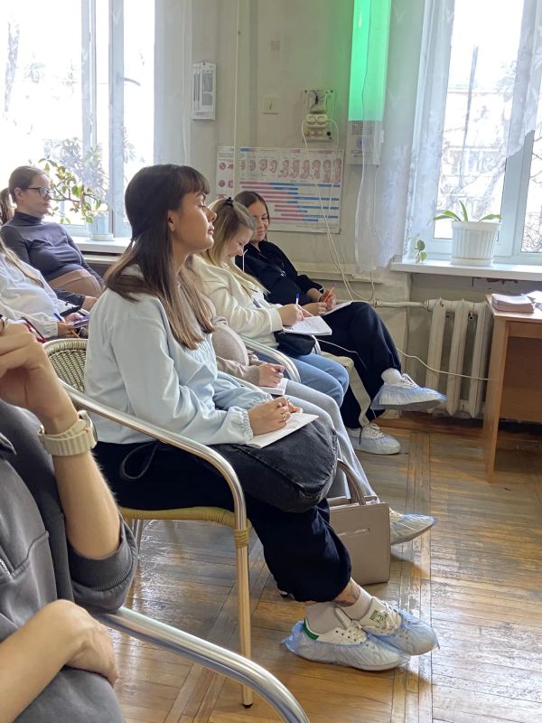 В День беременных сотрудники Вологодского городского родильного дома провели мероприятие для будущих мам В День беременных сотрудники Вологодского городского родильного дома провели мероприятие для будущих мам