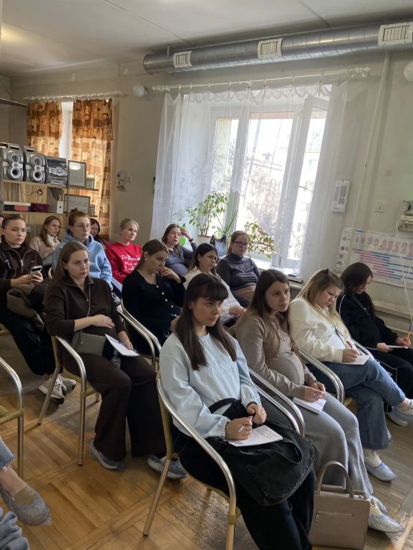 В День беременных сотрудники Вологодского городского родильного дома провели мероприятие для будущих мам В День беременных сотрудники Вологодского городского родильного дома провели мероприятие для будущих мам