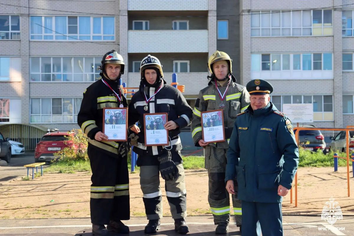 В Вологде прошли соревнования газодымозащитников «Высота» В Вологде прошли соревнования газодымозащитников «Высота»