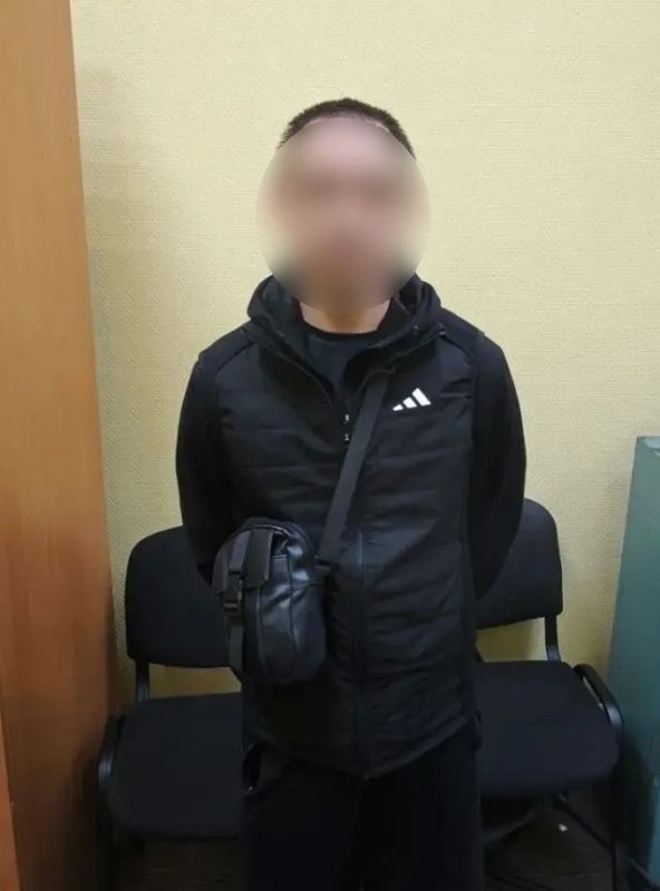 Подозреваемых в попытке сбыта наркотиков в особо крупном размере задержали вологодские полицейские Подозреваемых в попытке сбыта наркотиков в особо крупном размере задержали вологодские полицейские