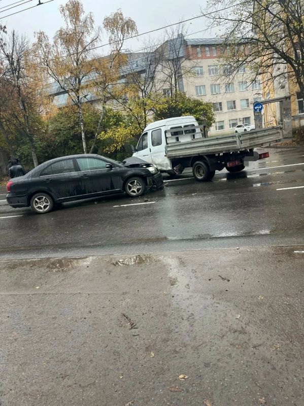 13-летняя пассажирка автомобиля пострадала в ДТП в центре Вологды