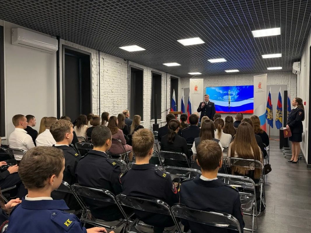 В УМВД России по Вологодской области состоялась церемония вручения первых офицерских погон В УМВД России по Вологодской области состоялась церемония вручения первых офицерских погон