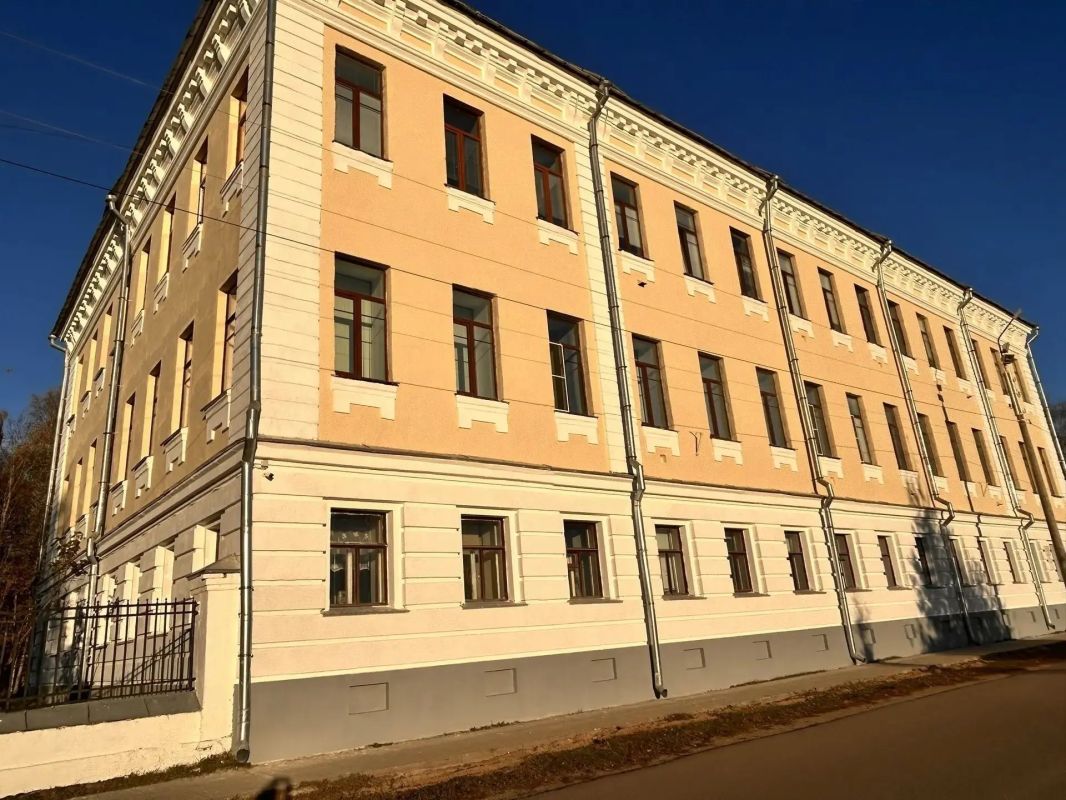 Великий Устюг: Гуманитарно-педагогическому колледжу вернули исторический облик