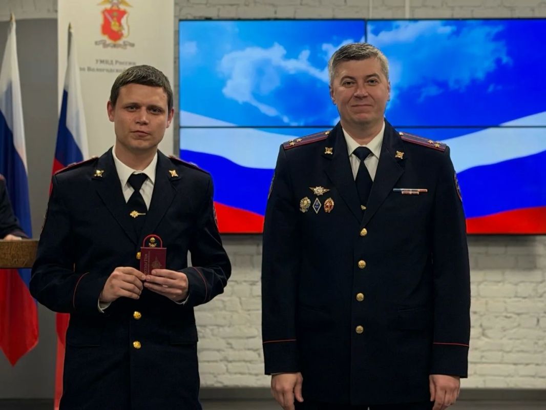 В УМВД России по Вологодской области состоялась церемония вручения первых офицерских погон В УМВД России по Вологодской области состоялась церемония вручения первых офицерских погон