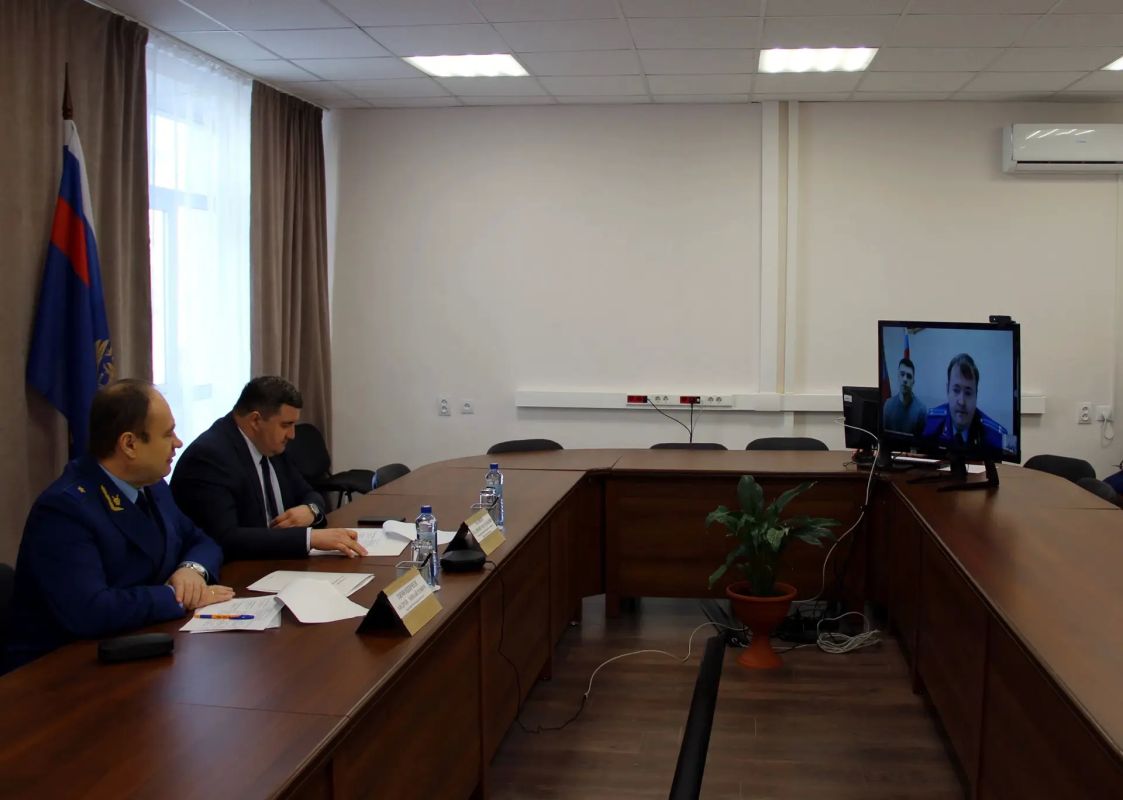 Прокурор Вологодской области Андрей Тимошичев совместно с Уполномоченным по правам человека в Вологодской области Владимиром Матвеевым провел личный прием жителей Вологодской области Прокурор Вологодской области Андрей Тимошичев совместно с Уполномоченным по правам человека в Вологодской области Владимиром Матвеевым провел личный прием жителей Вологодской области