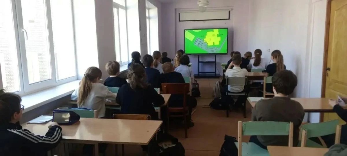 Вологодский опыт стал основой занятий по цифровой безопасности в школе Алчевска Вологодский опыт стал основой занятий по цифровой безопасности в школе Алчевска