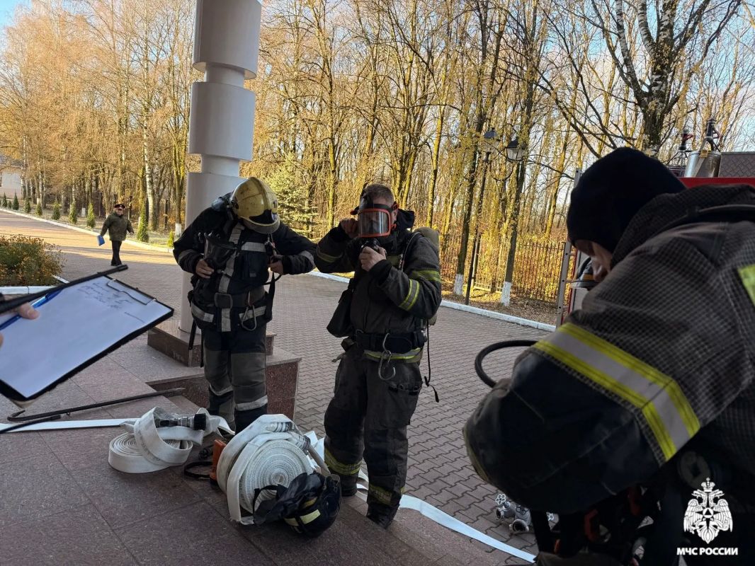 В Соколе проведено пожарно-тактическое учение В Соколе проведено пожарно-тактическое учение