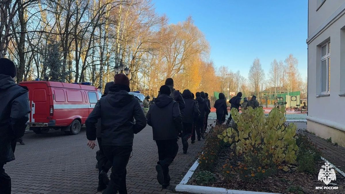 В Соколе проведено пожарно-тактическое учение В Соколе проведено пожарно-тактическое учение