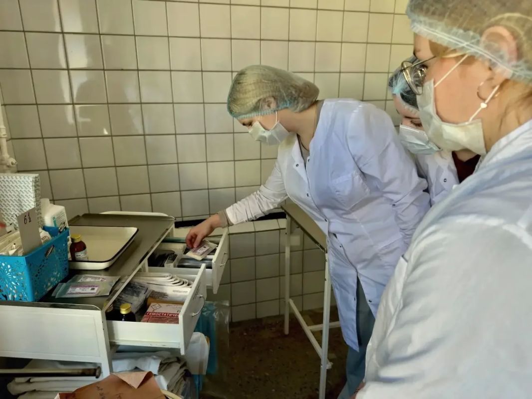 День открытых дверей для выпускников 2027 года Вологодского областного медицинского колледжа по специальности "Сестринское дело" прошло сегодня в Вологодском городском родильном доме День открытых дверей для выпускников 2027 года Вологодского областного медицинского колледжа по специальности "Сестринское дело" прошло сегодня в Вологодском городском родильном доме