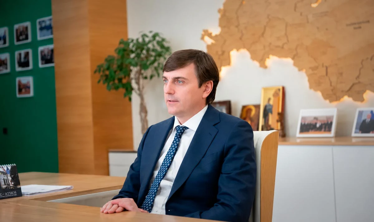 Министр просвещения Сергей Кравцов в интервью «Интерфаксу»: российские школы смогут формировать более узкие направления внутри шести профилей